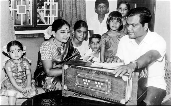 வாடிக்கை மறந்ததும் ஏனோ?