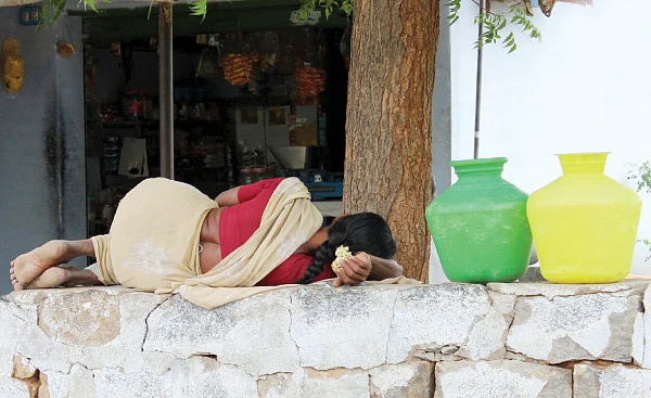 தவிக்குதே... தவிக்குதே...