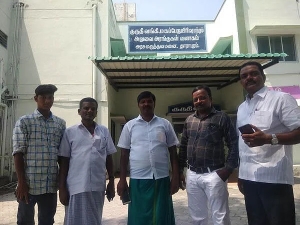 `தாய்மாமன் ஸ்தானத்துல பார்க்கப்போறோம்’ - கர்ப்பிணிக்கு ரத்தம் கொடுத்த கரூர் சகோதரர்கள் நெகிழ்ச்சி!
