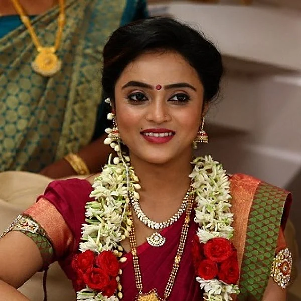 "ஷூட்டிங் ஸ்பாட் பாலிடிக்ஸ் சகிக்காமதான், வெளியேறினேன்!" -'முள்ளும் மலரும்' தேஜஸ்வினி