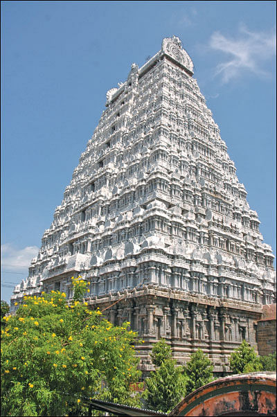 ‘வந்தது சித்தரா... சிவமா?’ - 212 முறை கிரிவலம்... கிரிவலத் தம்பதியின் இறையனுபவம்!