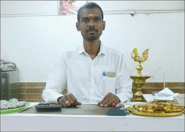 அன்று ஆபிஸ் பாய்... இன்று ஹோட்டல் முதலாளி!