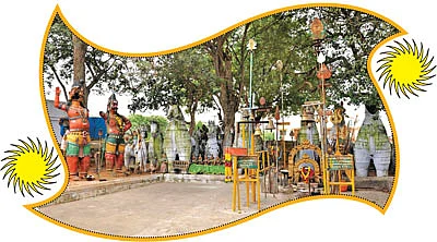 'வண்டிக் கருப்பரு வழித்துணையா வருவாரு...'