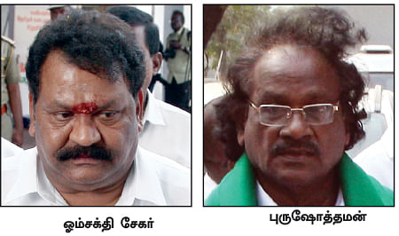 “பஞ்சராகிக் கிடக்குது புதுவை அ.தி.மு.க!” - தலையிடுமா தலைமை?