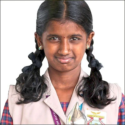 ஓவியத்தில் அசத்தும் மெர்சி!