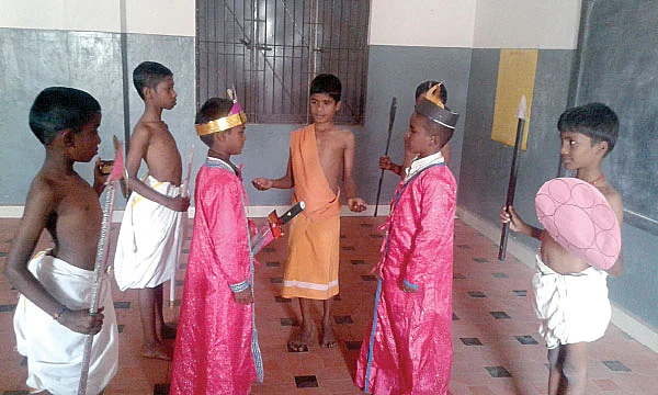 வகுப்புக்கு வந்த ராஜா!