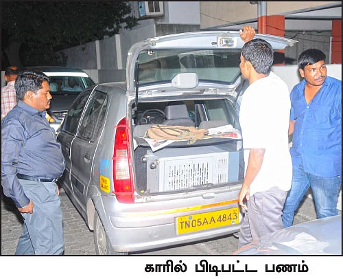 சேகர் ரெட்டி காட்டி கொடுக்கப்போவது யாரை?