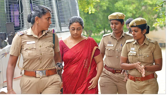 நிர்மலாதேவியைக் கொல்ல நினைக்கும் அமைச்சர் யார்?