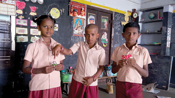 பூக்களில் குழுச் செயல்பாடு!