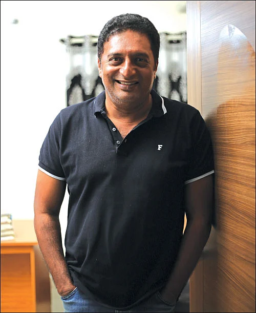 “விவசாயியாக உணரும் தருணங்களில் மகிழ்ச்சியாக இருக்கிறேன்!” - பிரகாஷ்ராஜ்