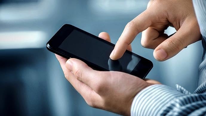 போனில் `ஹலோ' சொல்ல மறுக்கும் ஜென் Z தலைமுறையினர்; காரணம் என்ன? - விளக்கும் கம்யூனிகேஷன் ரிசர்ச்