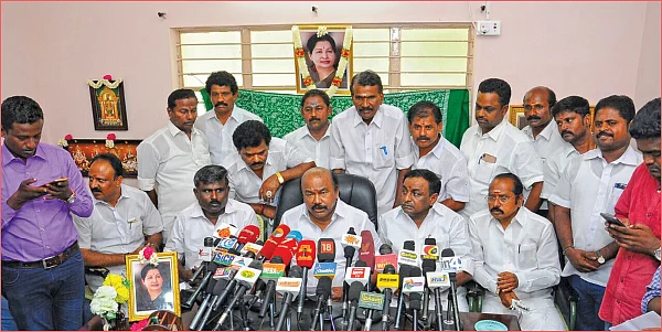 “பன்னீருக்கே பதவி கொடுத்தவன் நான்!” - ராஜன் செல்லப்பா