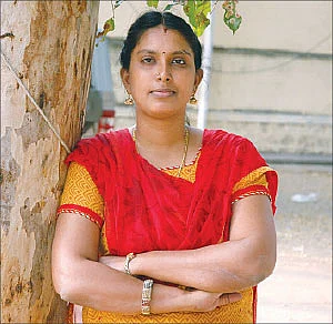 "பெண்களே, நாலு குழந்தை பெத்துக்கோங்க...”