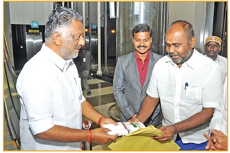 பொலிட்டிகல் பொடிமாஸ்!