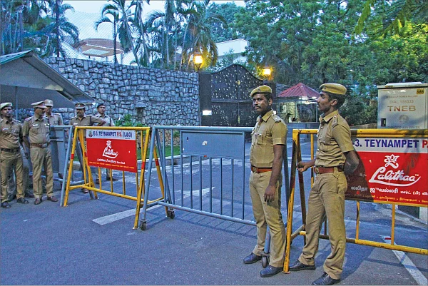 “ஜெயலலிதா நினைவைப் போற்றுவதற்கு ஒன்றும் இல்லை!”