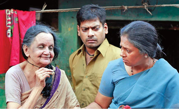 “எங்கேயும் நிம்மதியா போக முடியலை!”