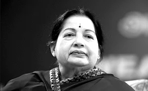 “ஜெயலலிதா இறந்தபோது 10 பேர் முதலமைச்சராகத் துடித்தார்கள்!"