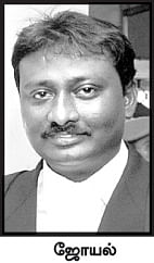 ''துப்பாக்கியைக் காட்டி மிரட்டினாரா?''