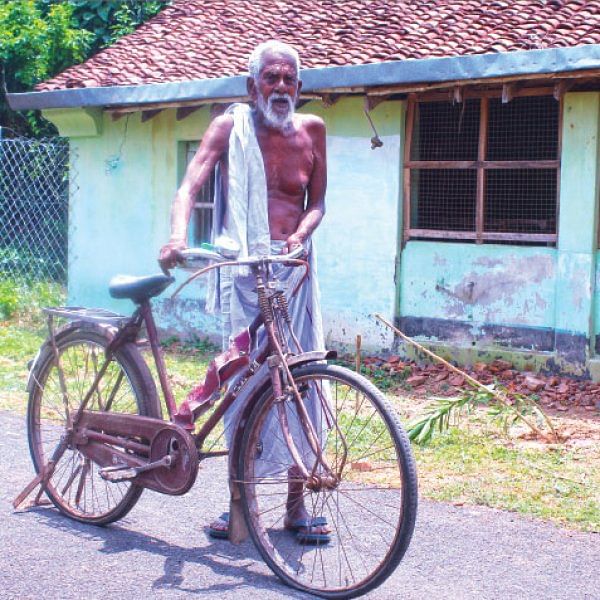 “இளமையிலேயே கருணாநிதி மஞ்சள் துண்டு அணிவார்!”