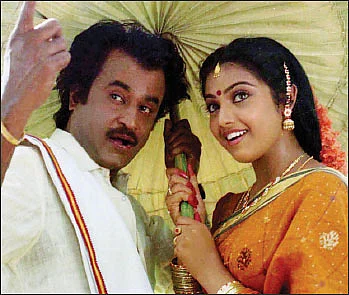 அவள் அரங்கம் - 13 வயசுல கர்ப்பிணியாக நடிச்சேன்! - மீனா