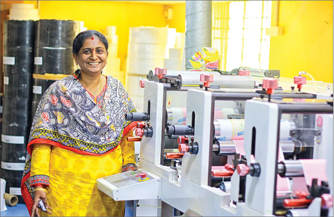 தொழிலாளி to முதலாளி - 2: கம்ப்யூட்டர் மட்டுமே முதலீடு... இப்போ ரூ.30 கோடி வருமானம்!