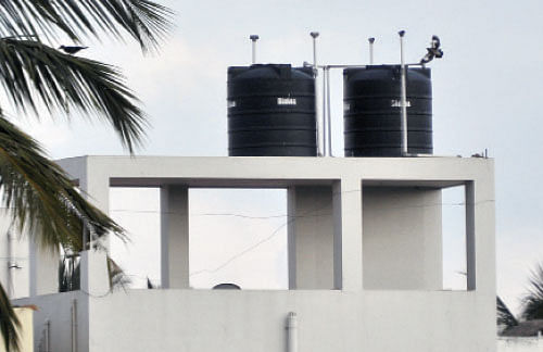 சொந்த வீடு : வசதிக்கேற்ப அமைக்கலாம் வாட்டர் டேங்க்!