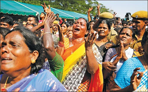 மன்னை டு சென்னை - இரண்டாம் அதிகாரம்! - ஸ்டாலின் Vs சசிகலா
