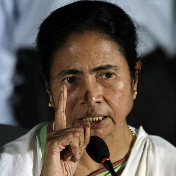 `எரிபொருள் விலை உயர்வுக்கு பாஜக தான் காரணம்; அனைத்து கட்சி கூட்டத்தைக் கூட்டுங்கள்' - மம்தா பானர்ஜி