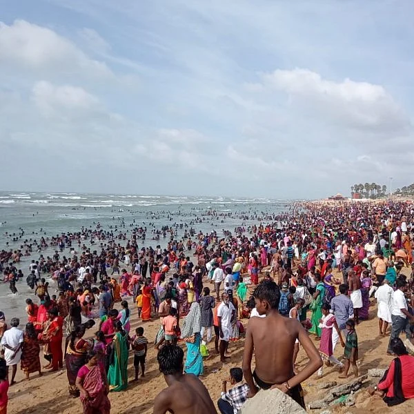 வைகாசி விசாகம்... திருச்செந்தூரில் குவிந்த பக்தர்கள்!