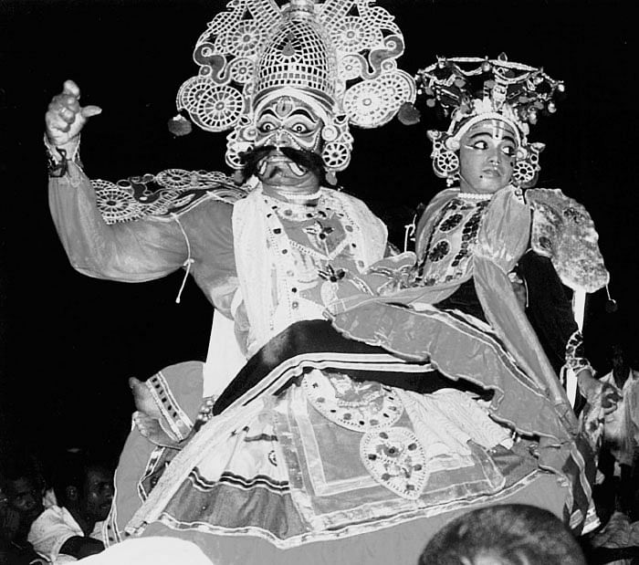 ஓர் அவதாரத்தின் கதை: இருவேறு வடிவங்கள்