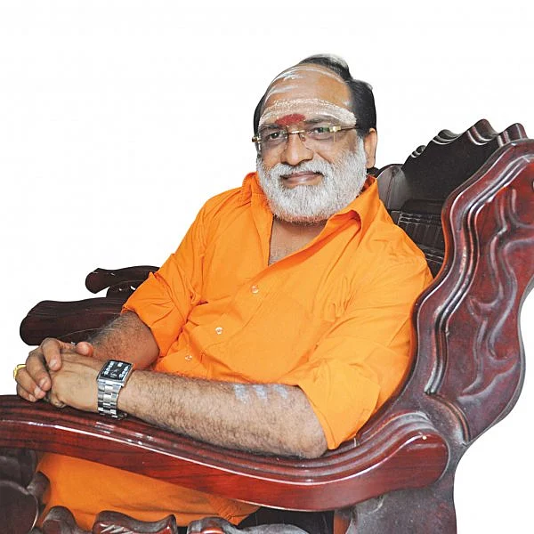 ``ஐயப்பனும் ஷீரடி பாபாவும் வீட்டுல ரெண்டு பெரியவங்க இருக்குற மாதிரி!’’ - வீரமணிராஜு