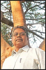 தமிழ் சமூகம் சினிமாவுக்குப் பின்னால் அலைகிறது!