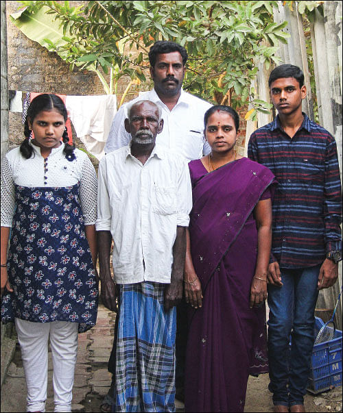 தமிழ்ச் சமூகத்தின் தியாகம் தள்ளுவண்டியில்!