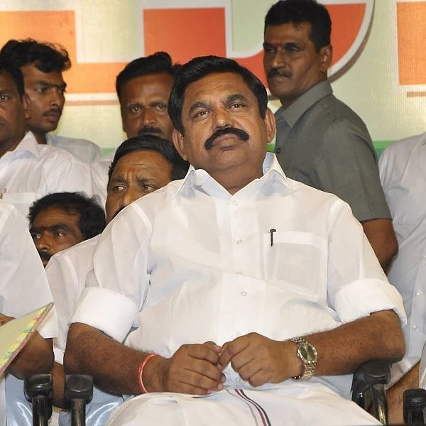`அவங்க மேல என்னதான் வருத்தமிருந்தாலும், அதவிட்டுத்தள்ளுங்க!’ - சி.வி.சண்முகத்துக்கு எடப்பாடியின் அட்வைஸ்