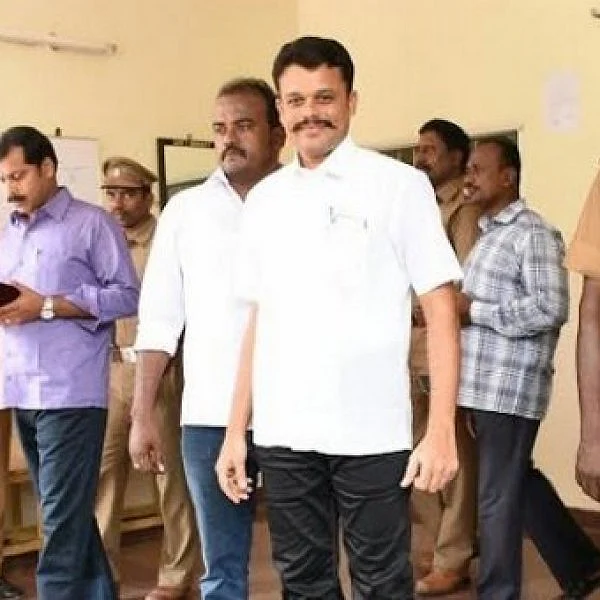 தண்டனை பெற்ற யுவராஜ்