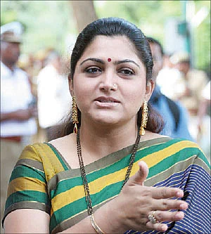 "பெண்களே, நாலு குழந்தை பெத்துக்கோங்க...”