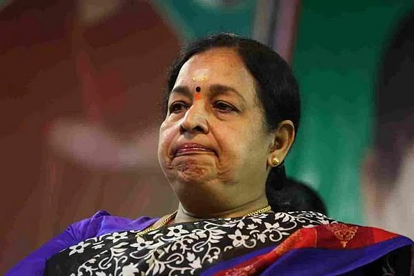 ``ஜெயலலிதாவின் 44% வாக்குகளை 18%ஆக குறைத்ததே எடப்பாடி அரசின் சாதனை!" - சி.ஆர்.சரஸ்வதி