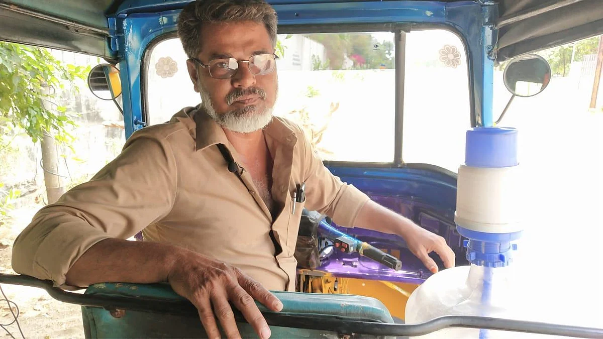 `திடீர்னு அந்த நேரத்துல..!' - ஆட்டோ டிரைவரின் 3 ஆண்டுகளாக நடமாடும் தண்ணீர் சேவை #WhereisMyWater
