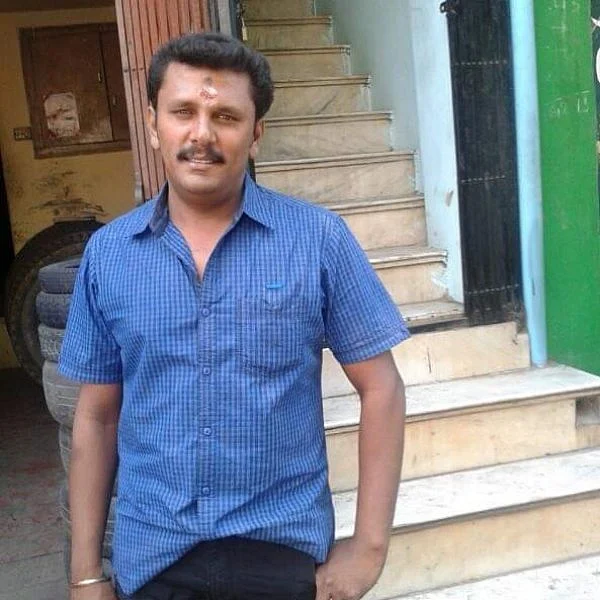 சோதனையில் நிற்கவில்லை; லத்தியால் அடித்த போலீஸ்- பறிபோன இளைஞரின் உயிர்
