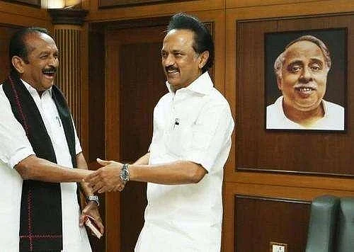 "உங்கள் கறுப்புத் துண்டைக் கொடுங்கள்!" - வைகோவிடம் நெகிழ்ந்த மம்தா!