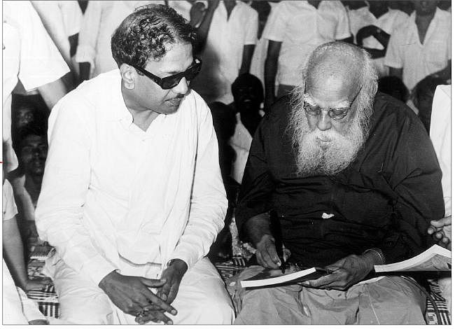 'திராவிடத்தால் வாழ்ந்தோம்... வீ மிஸ் யூ கலைஞர் அவர்களே!' - சாமான்யனின் கடிதம்! #Kalaignar96