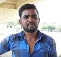 'நீர்நிலைகள் அழிவு, வாத்து வளர்ப்புக்கான பேராபத்து!' வைகையில் வாத்து மேய்க்கும் இளைஞர்