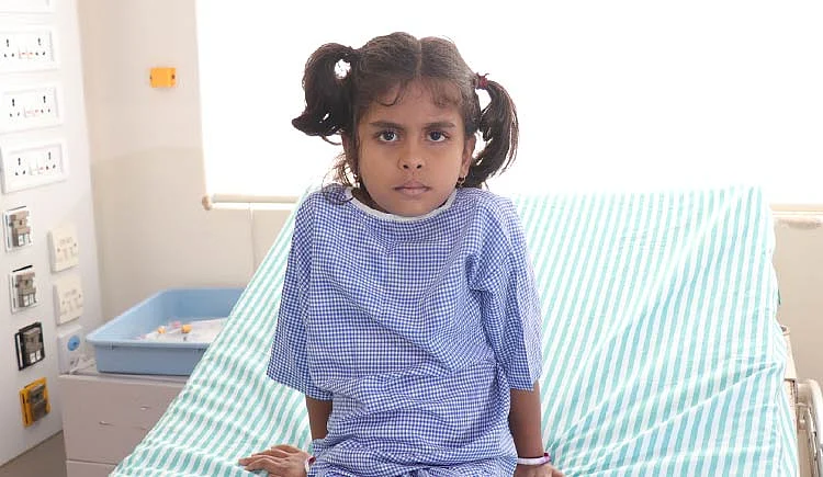 "கண்முன்னே மகள் இறப்பதைப் பார்க்க முடியாது" #SaveInchara