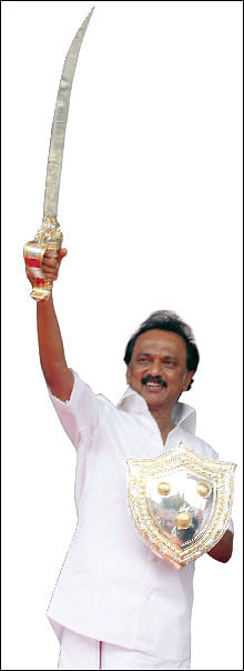 மிஸ்டர் கழுகு: மீண்டும்... மிளிரும் மோடி... மிரட்டும் தமிழகம்!