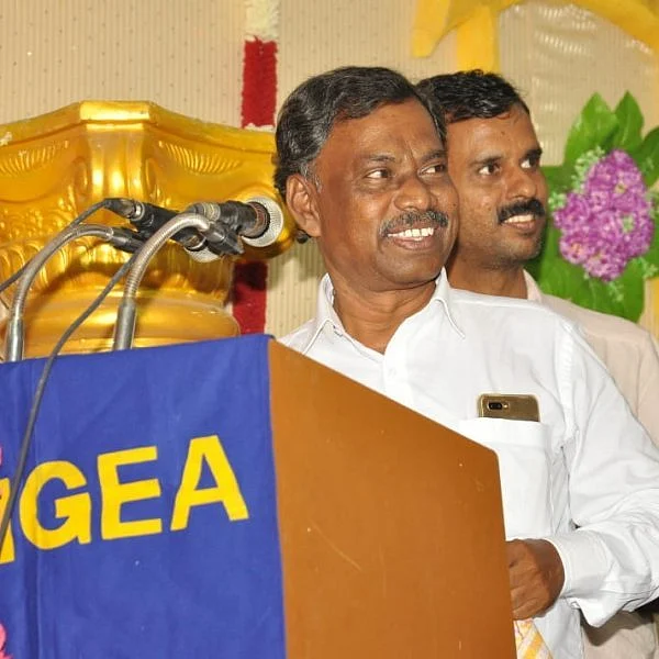 ஓய்வுபெறும் நாளில் அரசு ஊழியர் சங்க மாநிலத் தலைவர் இடைநீக்கம்: அரசு ஊழியர்களுக்கு மிரட்டலா?