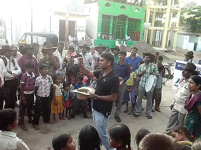 1.5 லட்சம் குழந்தைகளைக் காப்பாற்றும் சுருள் பாசி.. கர்நாடக இளைஞரின் அசத்தல் முயற்சி!