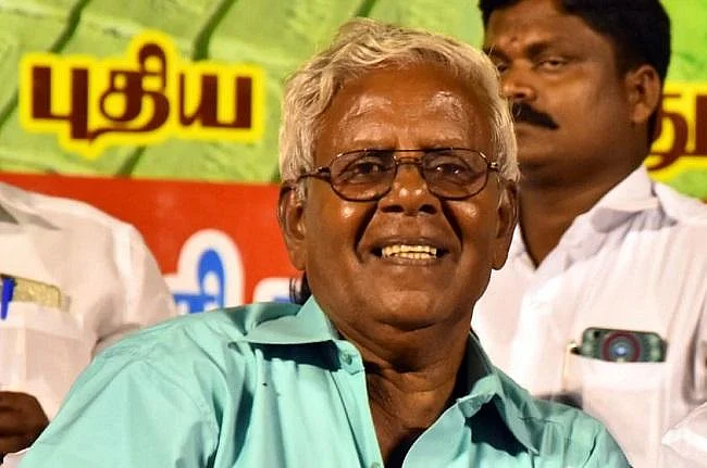 ``சட்டையைப் பிடித்துத் தள்ளினார்!” - பேராசிரியர் கல்யாணியைத் தாக்கிய சப் இன்ஸ்பெக்டர்