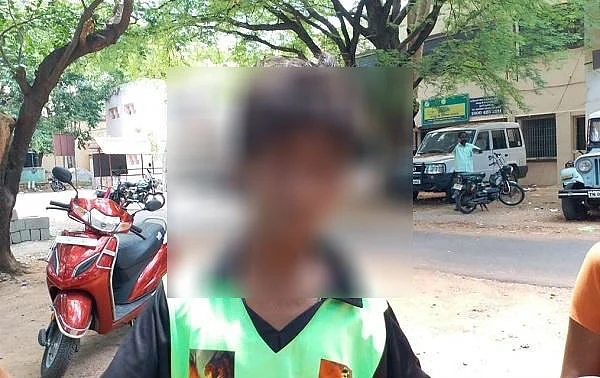 `சொத்துக்காக என் மகனுக்கு ஹெச்.ஐ.வி. ரத்தத்தை செலுத்திட்டாங்க!'-தி.மலை கலெக்டரிடம் தந்தை கண்ணீர்