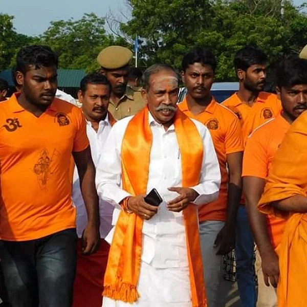 ``காந்தியை கோட்சே சுட்டது சரிதான்!” - இந்து மகாசபைத் தலைவர் பேட்டி