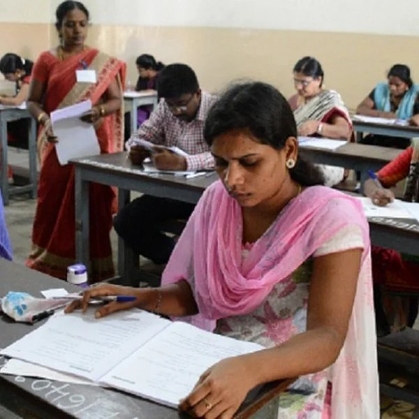 `தற்காலிக சான்றிதழ்தான் வழங்கப்படும்!’ - ஆசிரியர் தகுதித்தேர்வு விவகாரத்தில் உயர் நீதிமன்றம் உத்தரவு